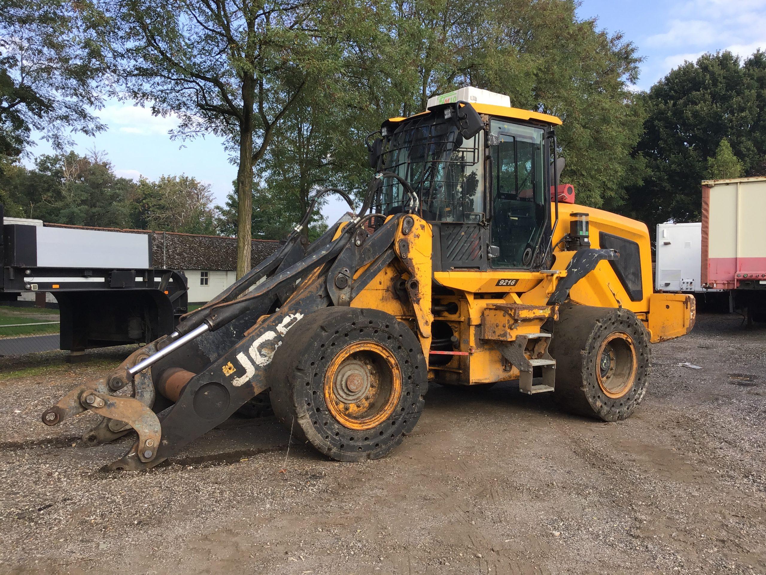jcb-437-wht-t4f-3