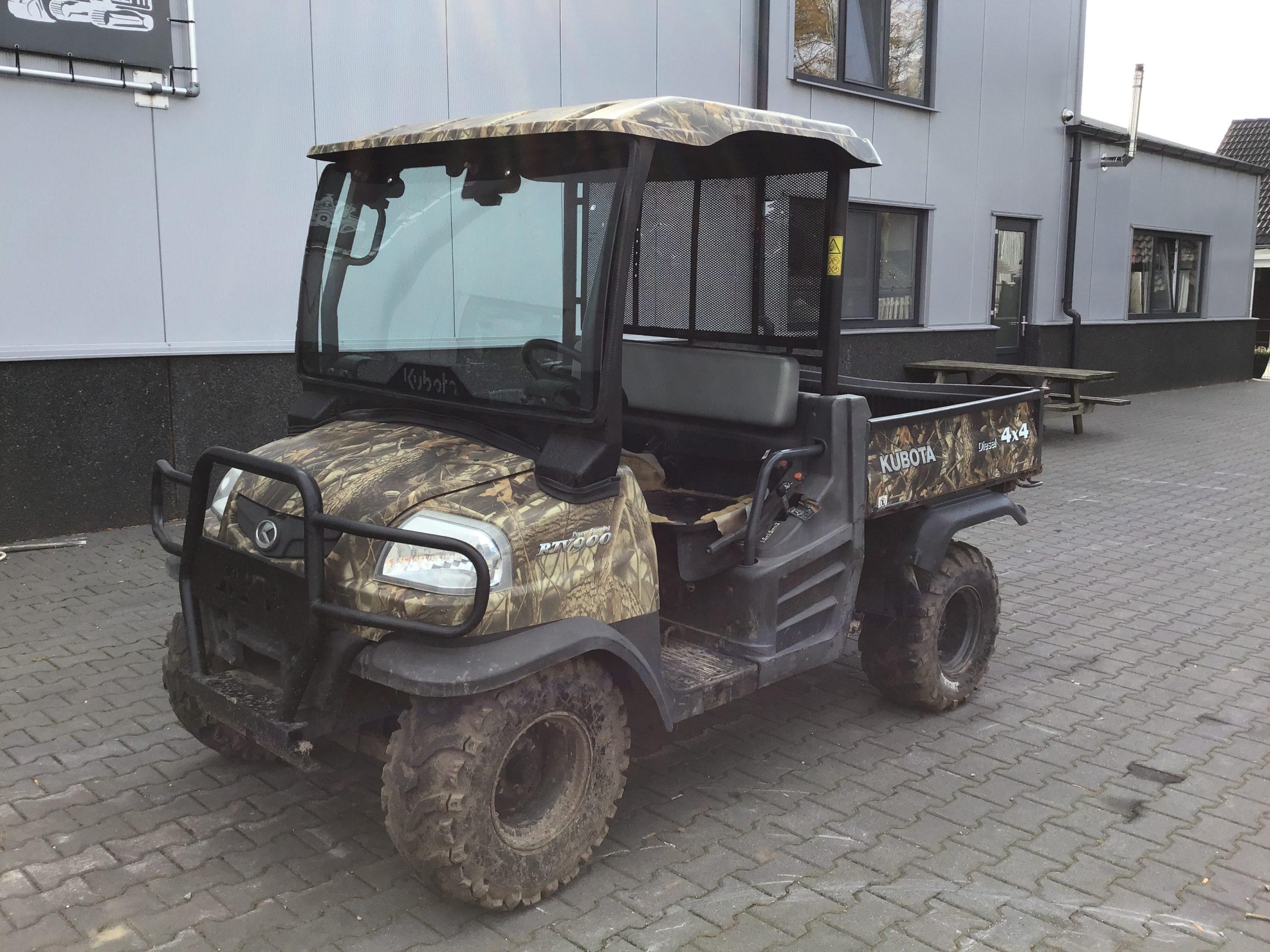 kubota-rtv900-1